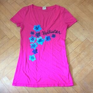 Pink Hollister graphic v neck t shirt size S